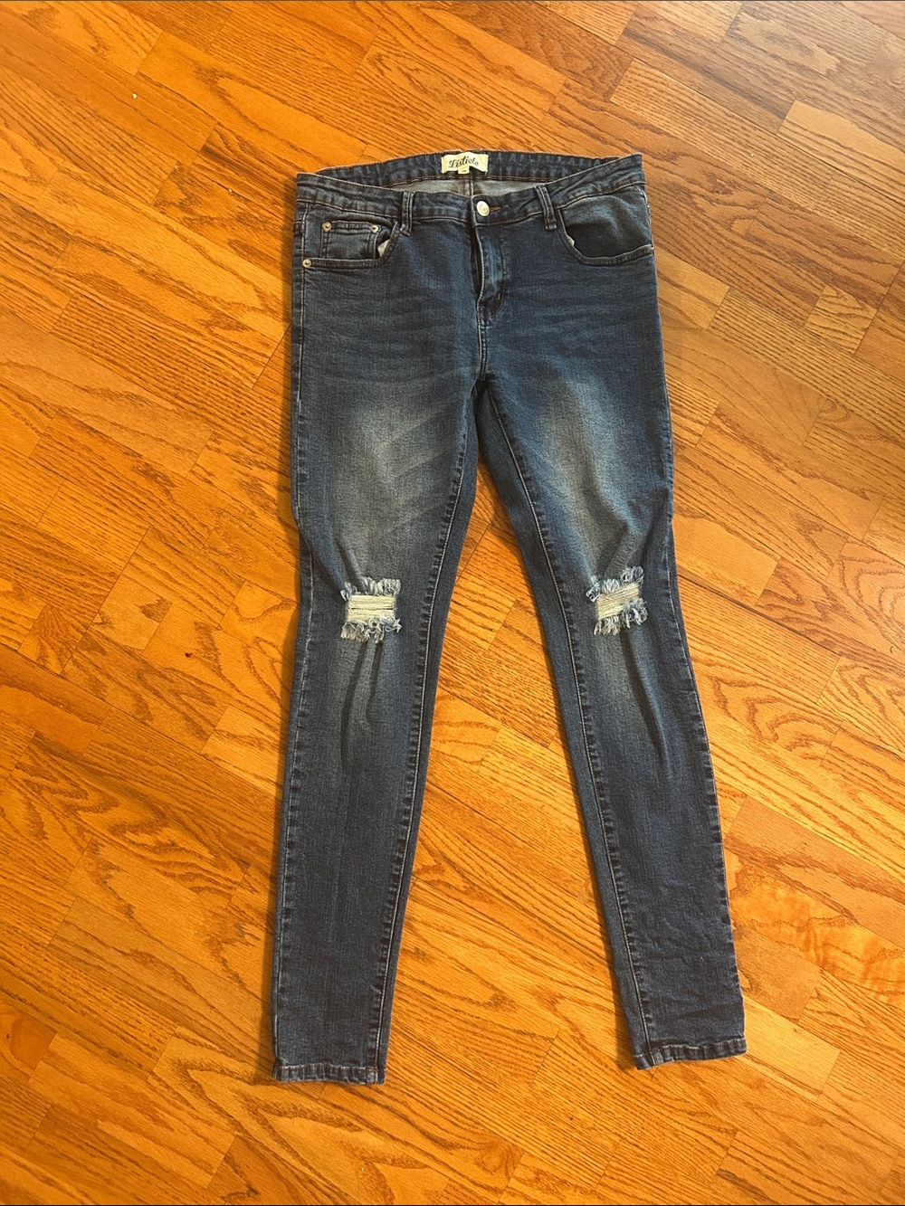 Listicle Women's Distressed Dark Blue Skinny Jeans